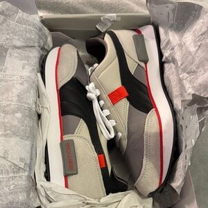 Junior 5 1/2C Pumas Nintendo edition Gray and Black Sneakers